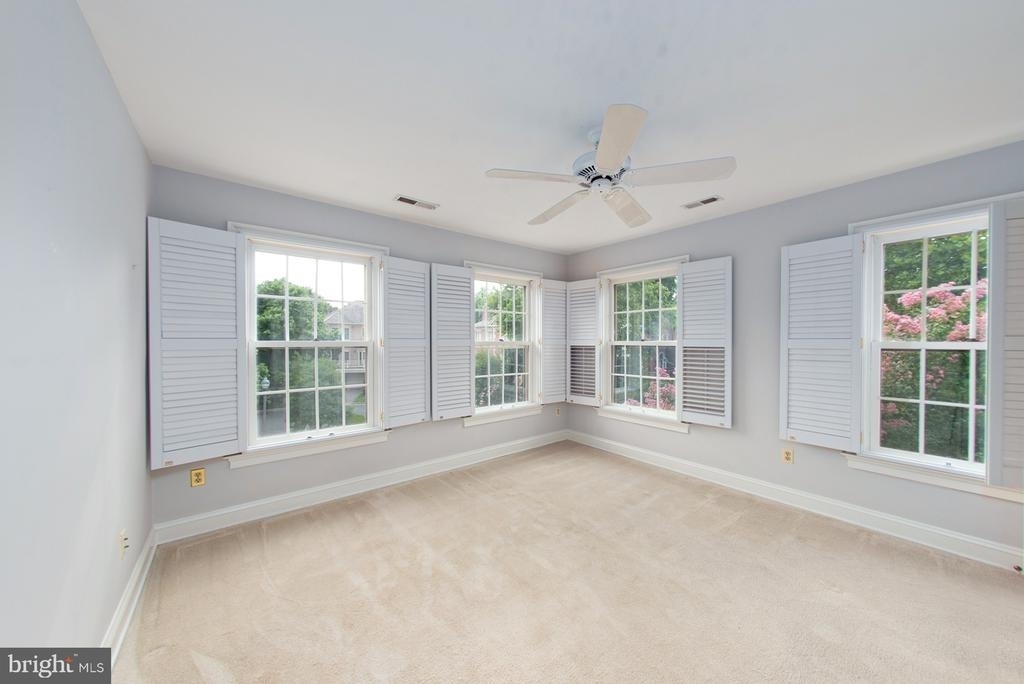 101 Gresham Place - Photo 21