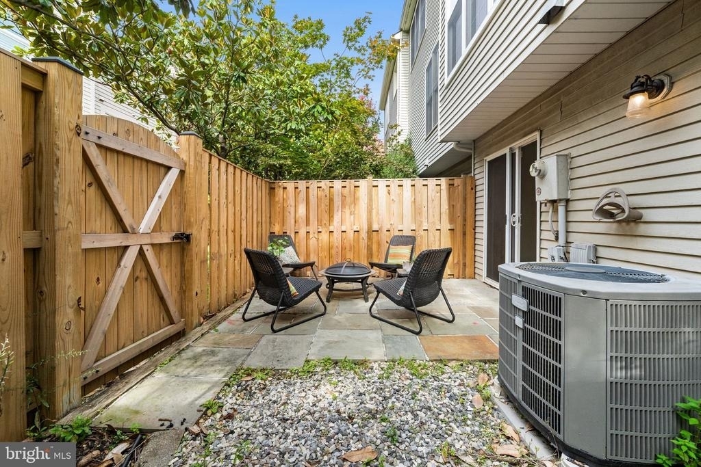 3905 Charles Avenue - Photo 34