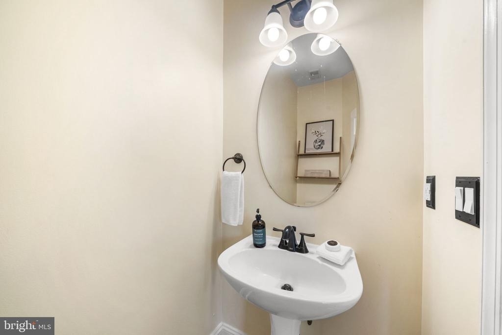 3905 Charles Avenue - Photo 10