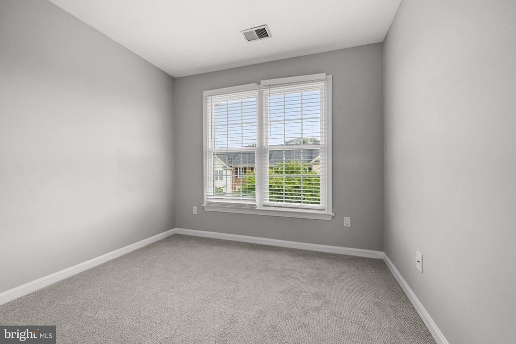 3905 Charles Avenue - Photo 23