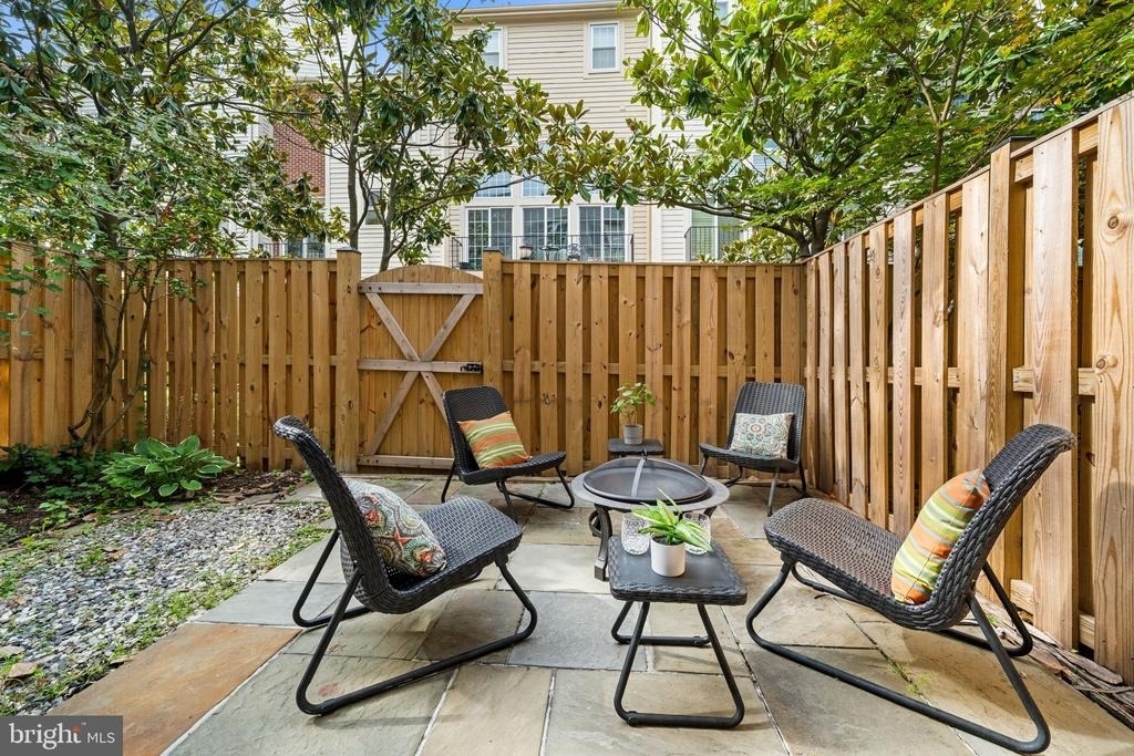 3905 Charles Avenue - Photo 32