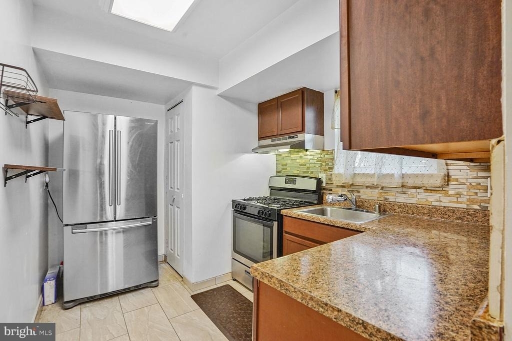 5919 Quantrell Avenue - Photo 6