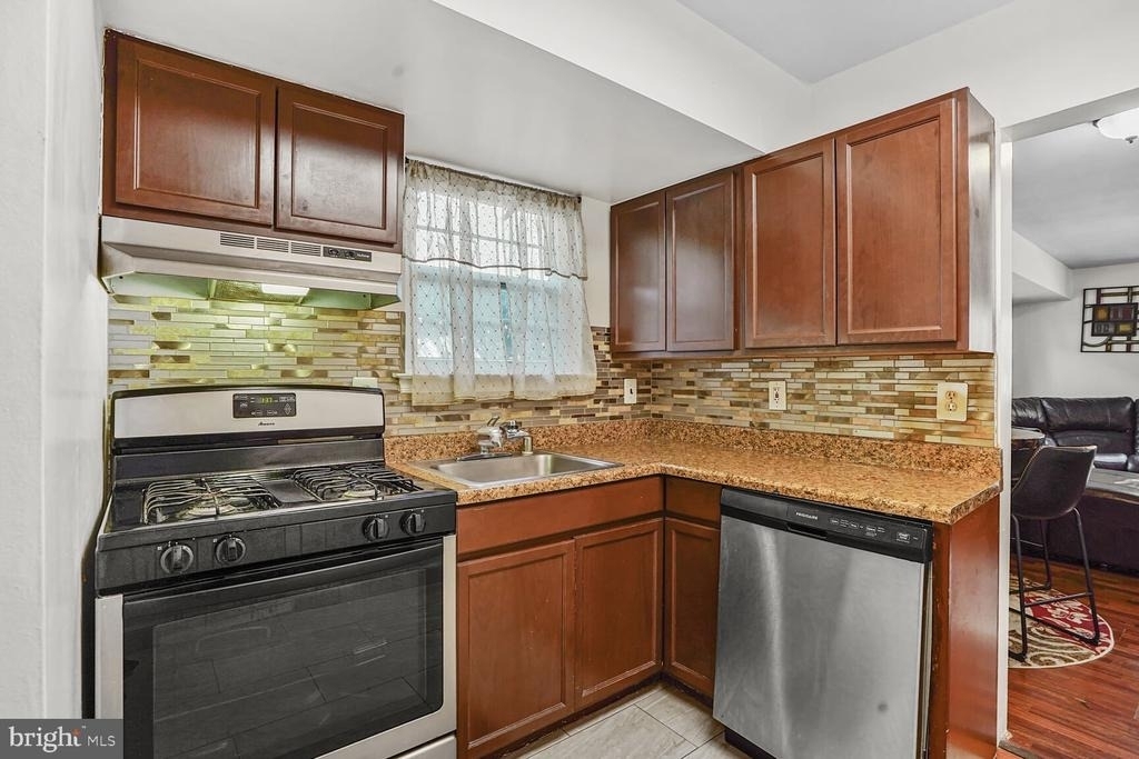 5919 Quantrell Avenue - Photo 7