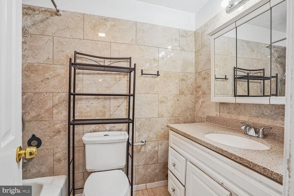 5919 Quantrell Avenue - Photo 8