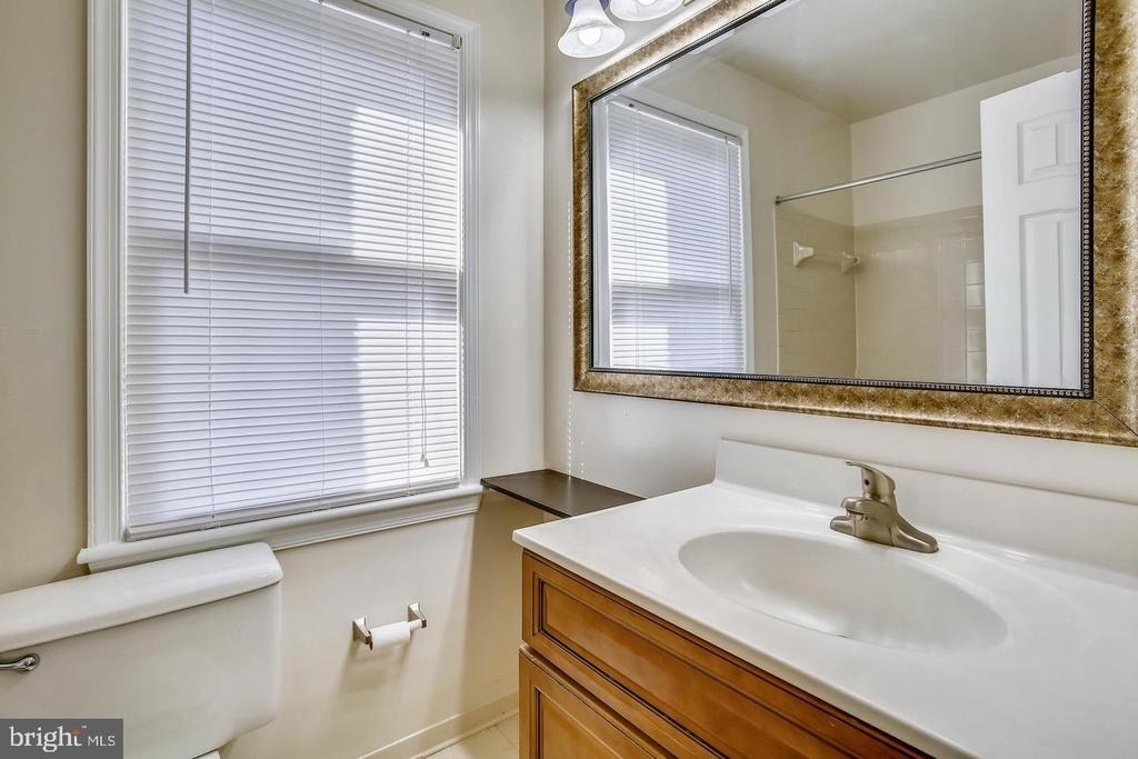 501 Colecroft Court - Photo 17