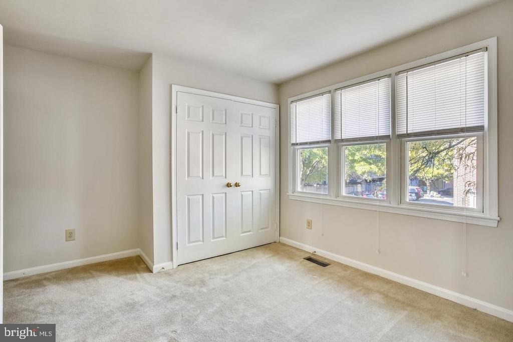 501 Colecroft Court - Photo 18