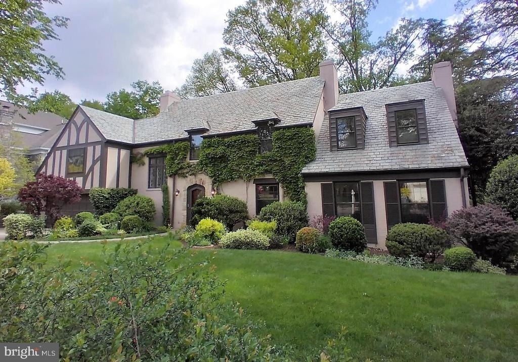3131 N Abingdon Street - Photo 0