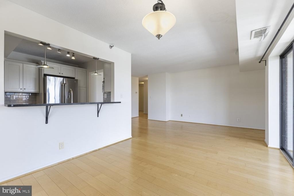 900 N Stafford Street - Photo 2