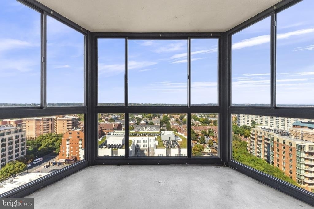 900 N Stafford Street - Photo 1