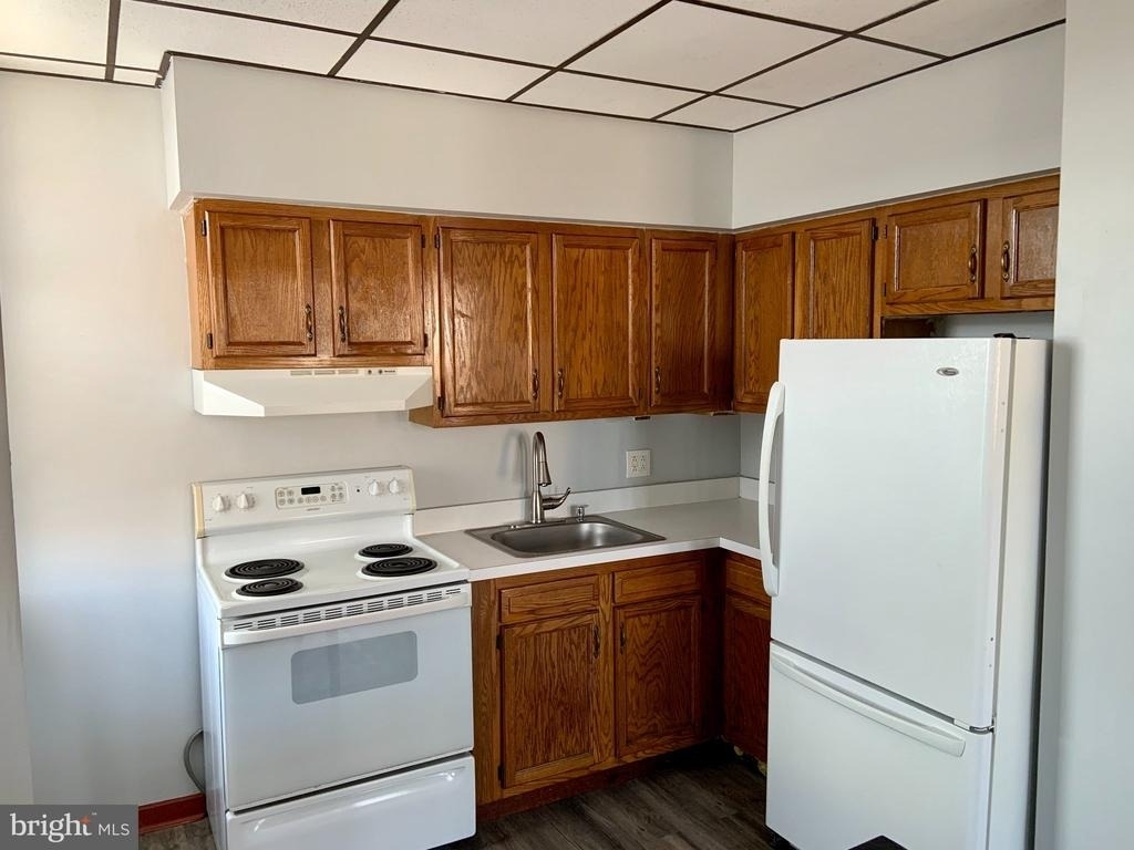 2250 S 9th Street - Photo 1