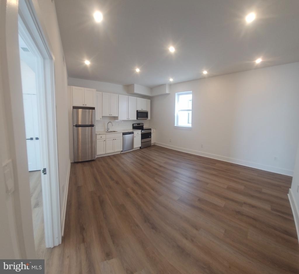 6202 Germantown Avenue - Photo 2