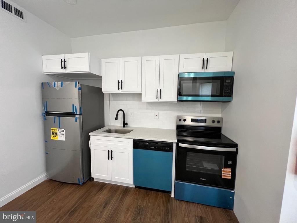 2145 Elkins Avenue - Photo 7