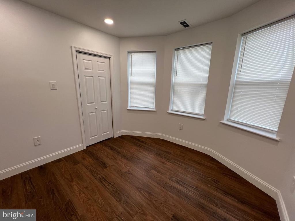 2145 Elkins Avenue - Photo 17