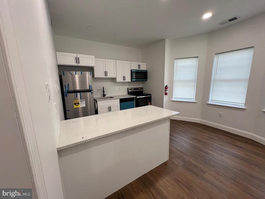 2145 Elkins Avenue - Photo 0