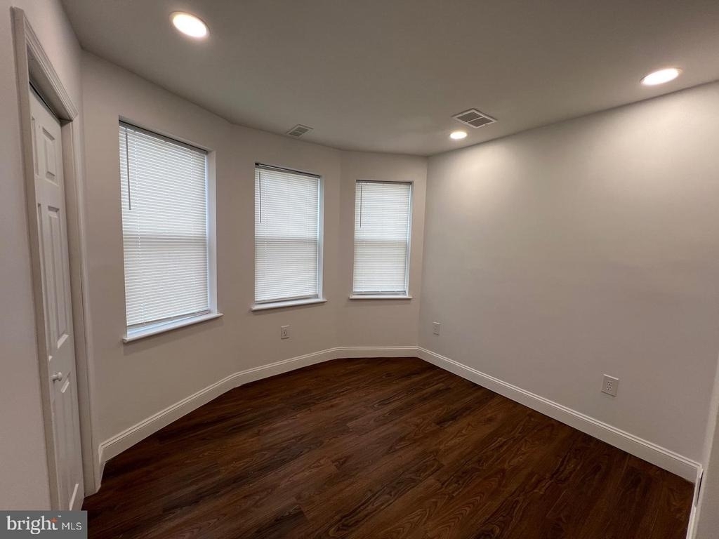 2145 Elkins Avenue - Photo 16