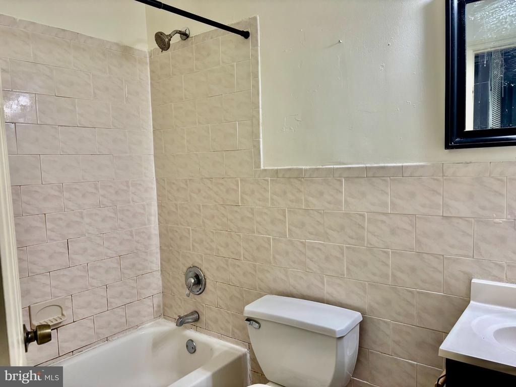 611 32nd Street N - Photo 8