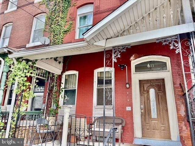 611 32nd Street N - Photo 0