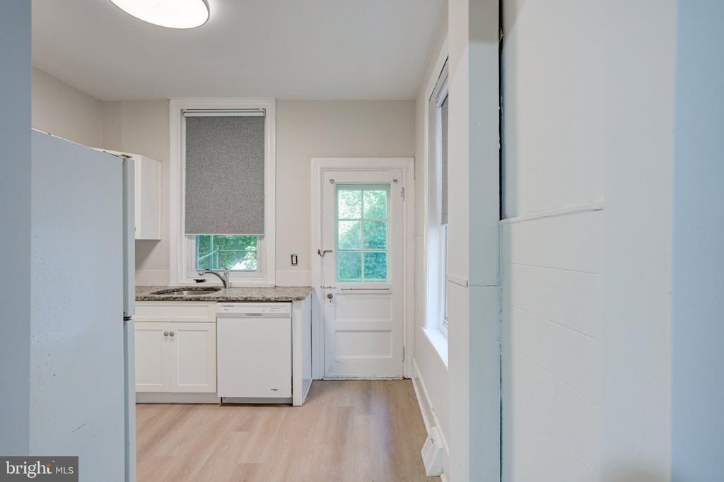 4817 Ridge Avenue - Photo 4