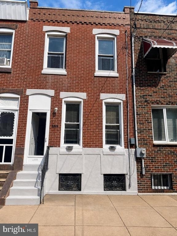 3044 Almond Street - Photo 0