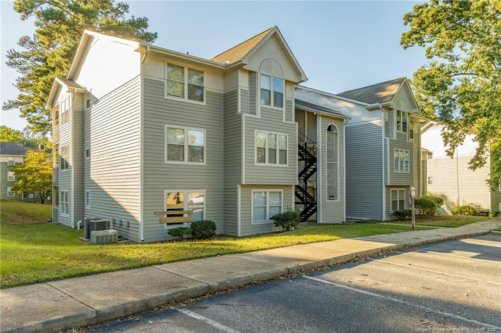 1021 Wood Creek Drive - Photo 2