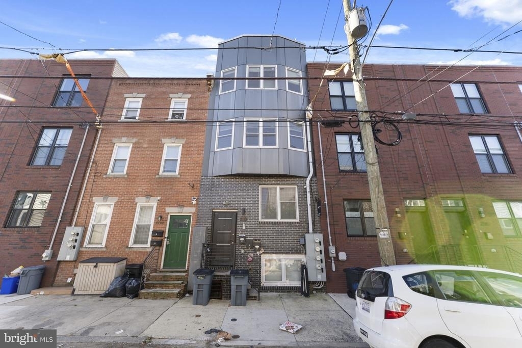 2110 W Master Street - Photo 0