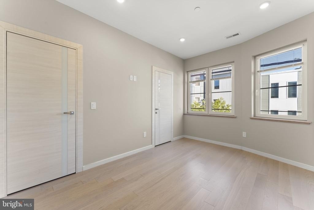2110 W Master Street - Photo 8