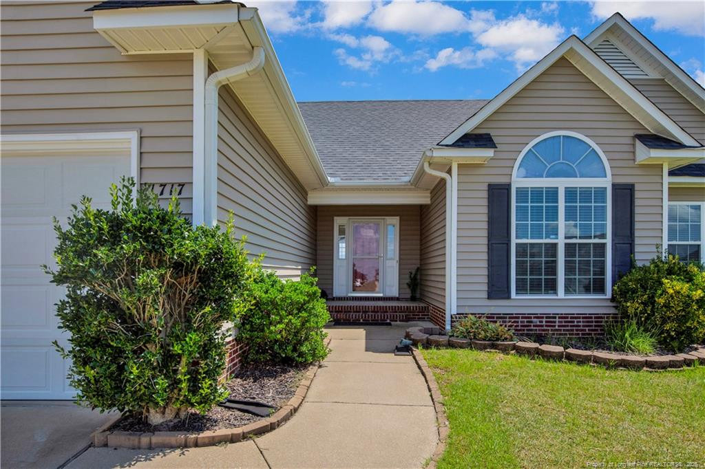 1717 Kershaw Loop - Photo 2