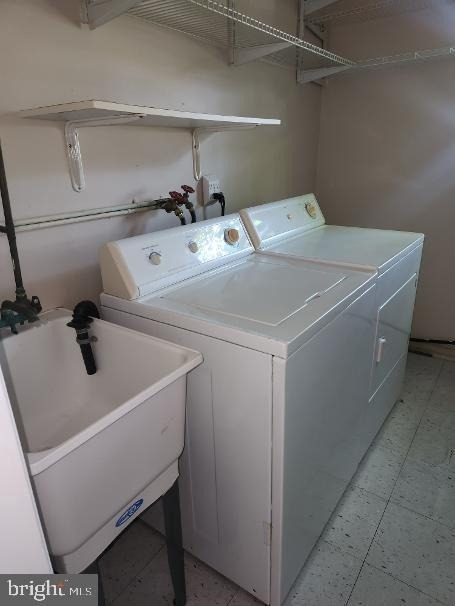 526 Lawler Terrace - Photo 8