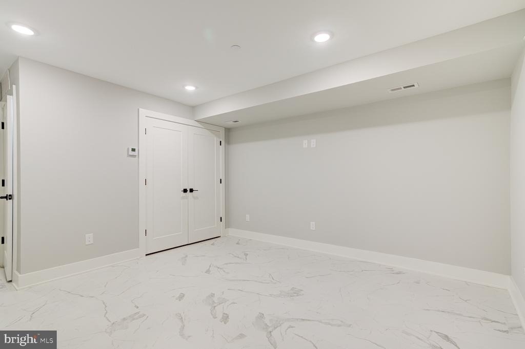1805 Frankford Avenue - Photo 4