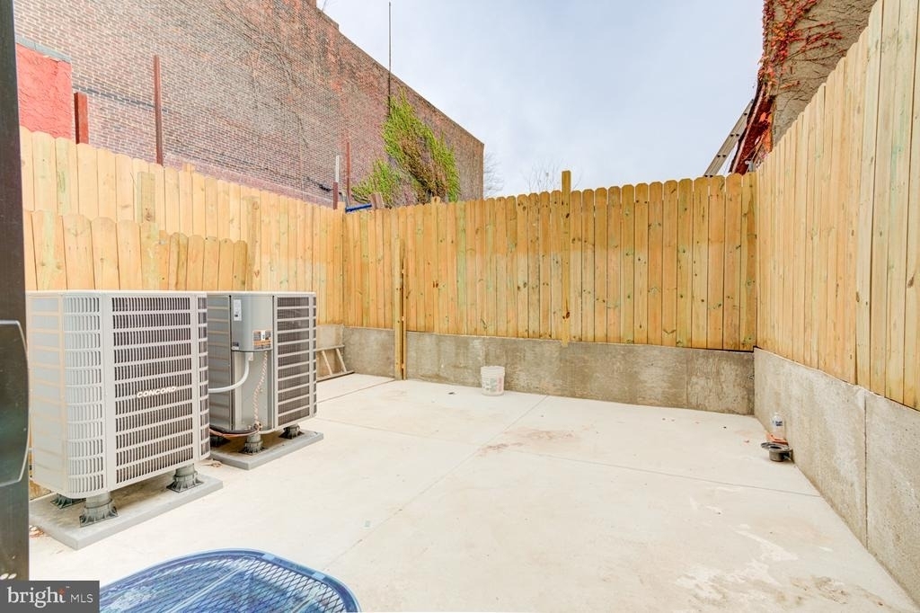 1805 Frankford Avenue - Photo 2