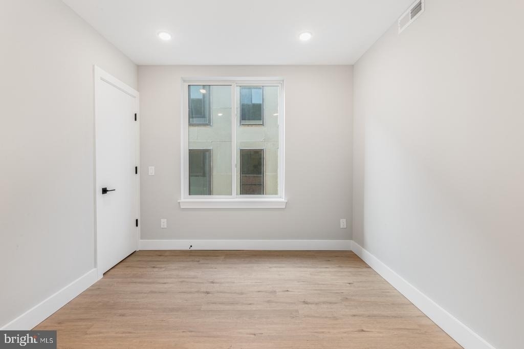 1144 Frankford Avenue - Photo 18
