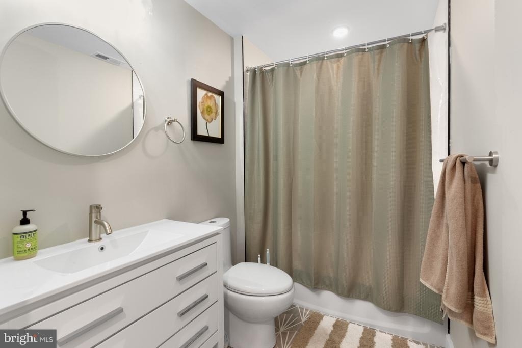 1144 Frankford Avenue - Photo 3