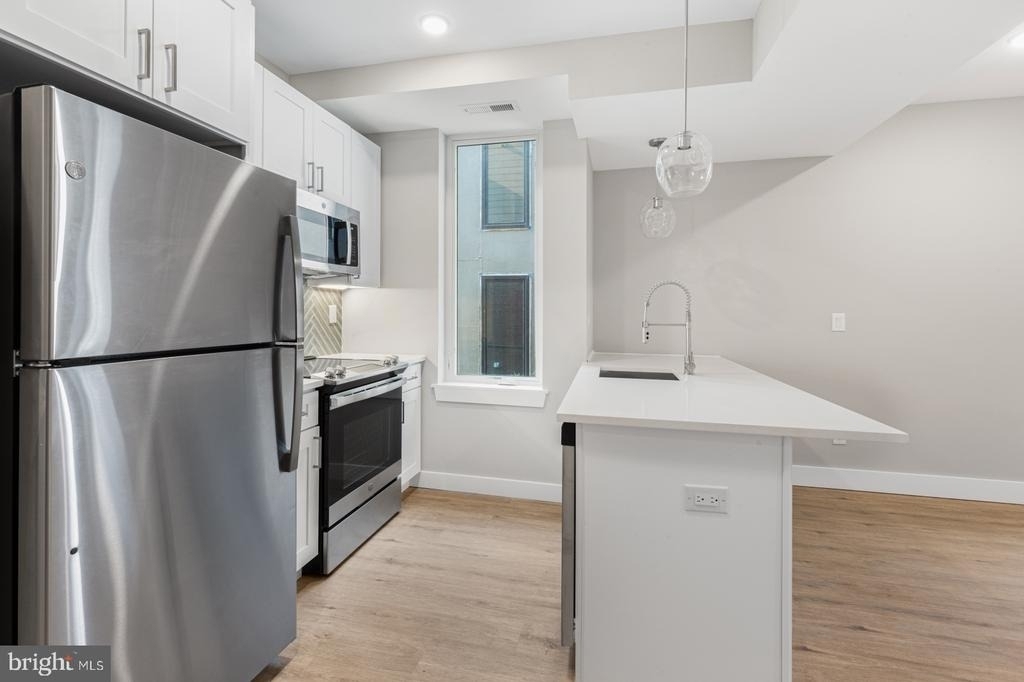 1144 Frankford Avenue - Photo 5