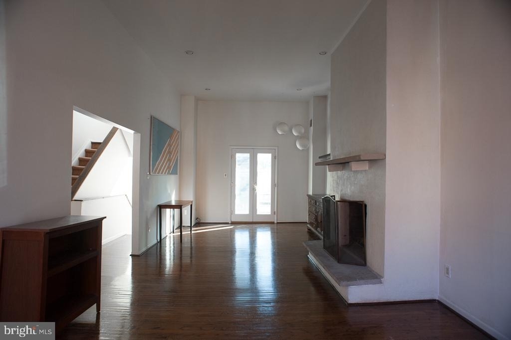 1926 Mount Vernon Street - Photo 1