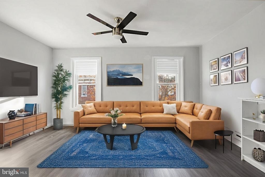 1735 W Oxford Street - Photo 0