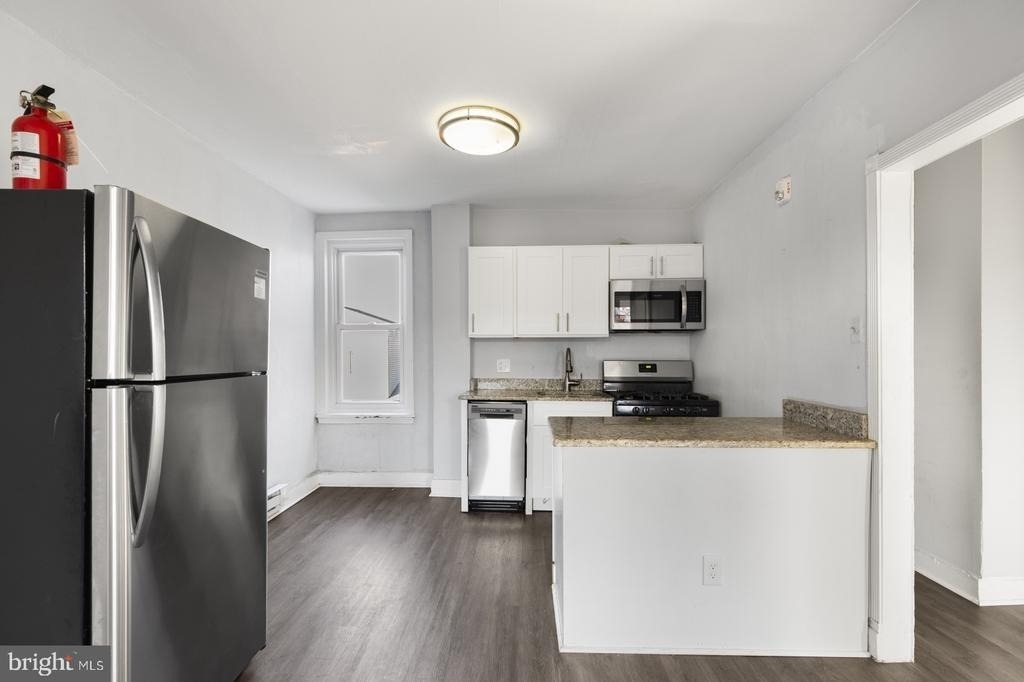 1735 W Oxford Street - Photo 3