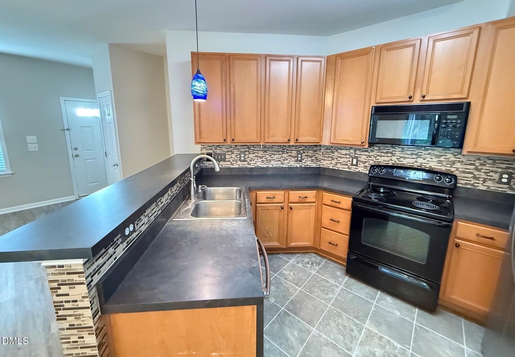 163 Deacon Ridge Street - Photo 4