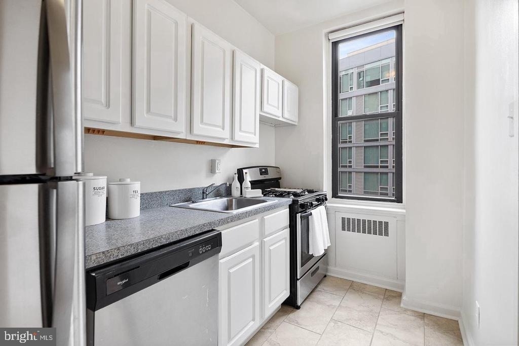 2201 Pennsylvania Ave - Photo 10
