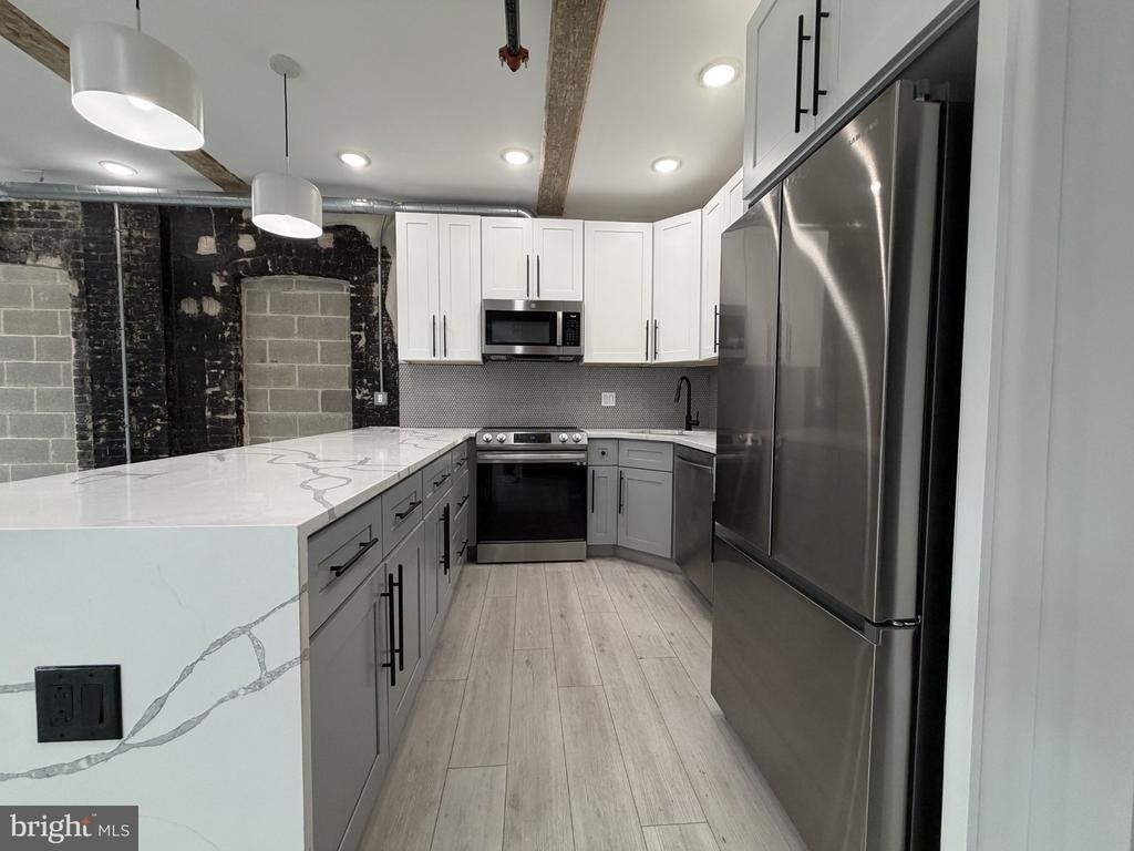 1810 E Venango Street - Photo 7