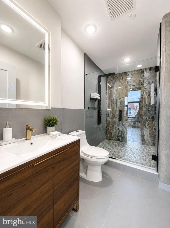 1810 E Venango Street - Photo 2