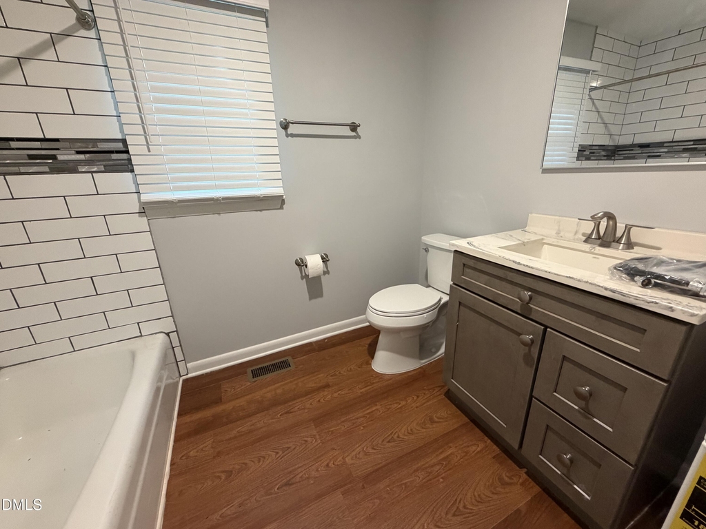 715 E River Road - Photo 8