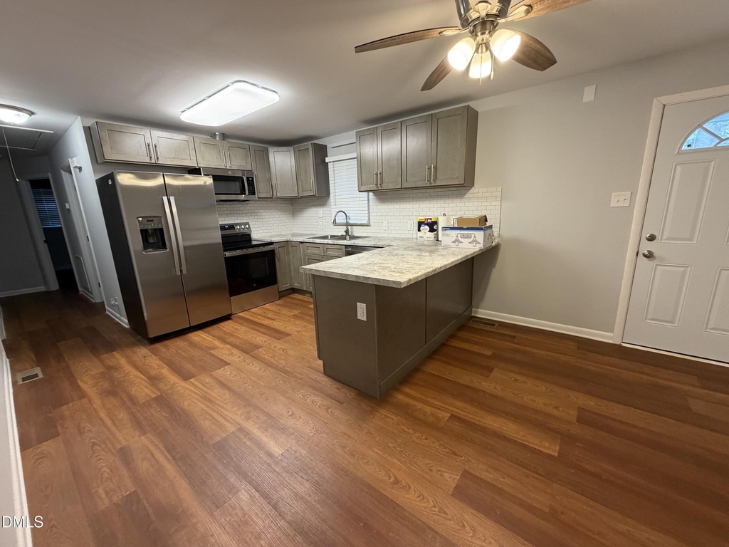 715 E River Road - Photo 2