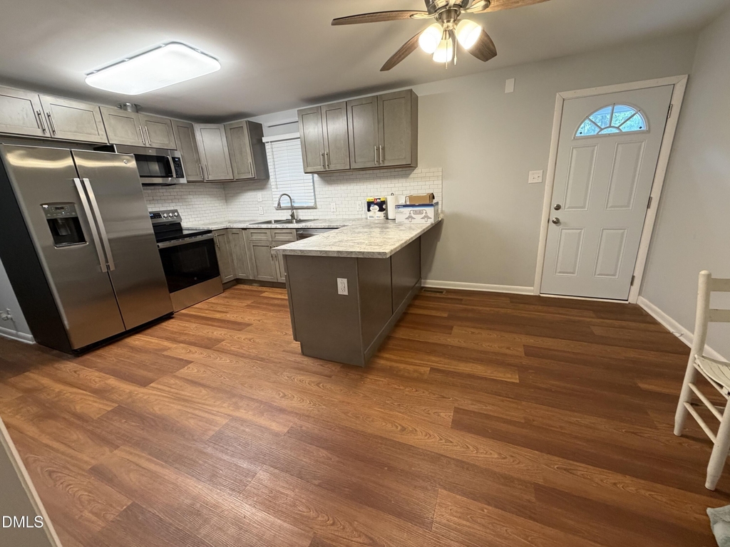 715 E River Road - Photo 3