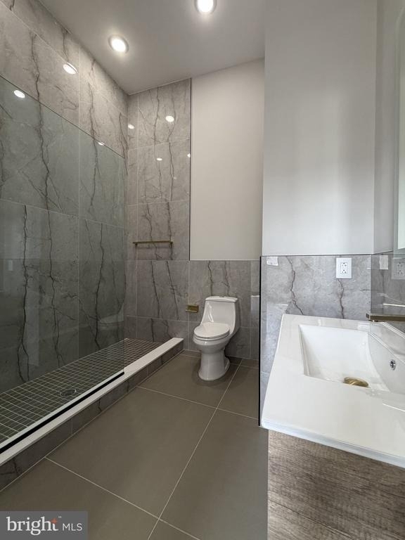 1810 E Venango Street - Photo 9