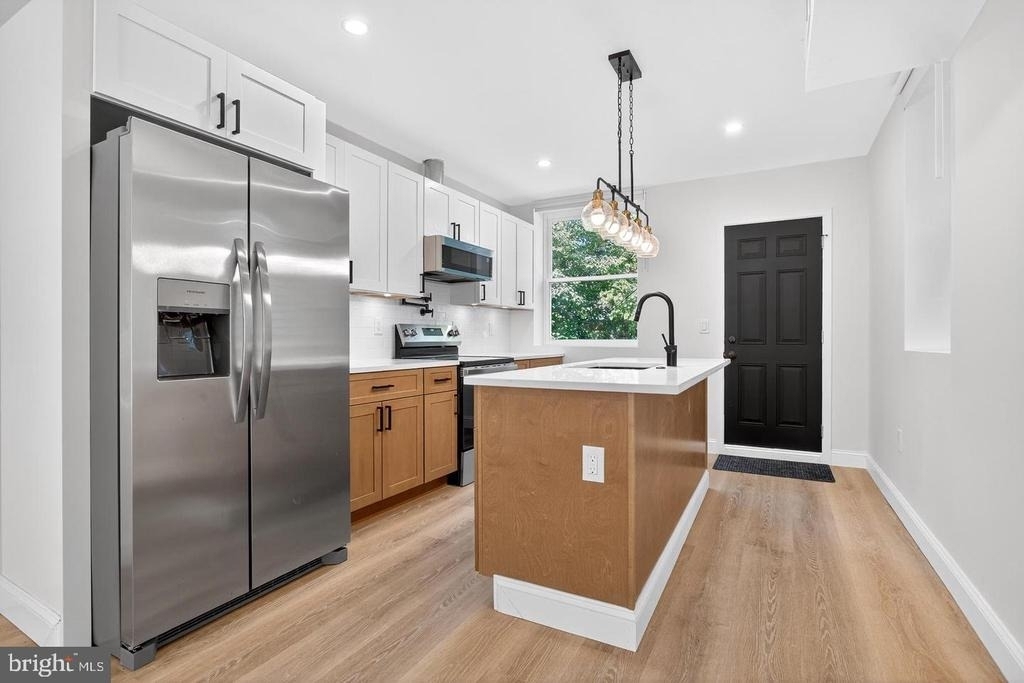 5925 Woodcrest Avenue - Photo 9