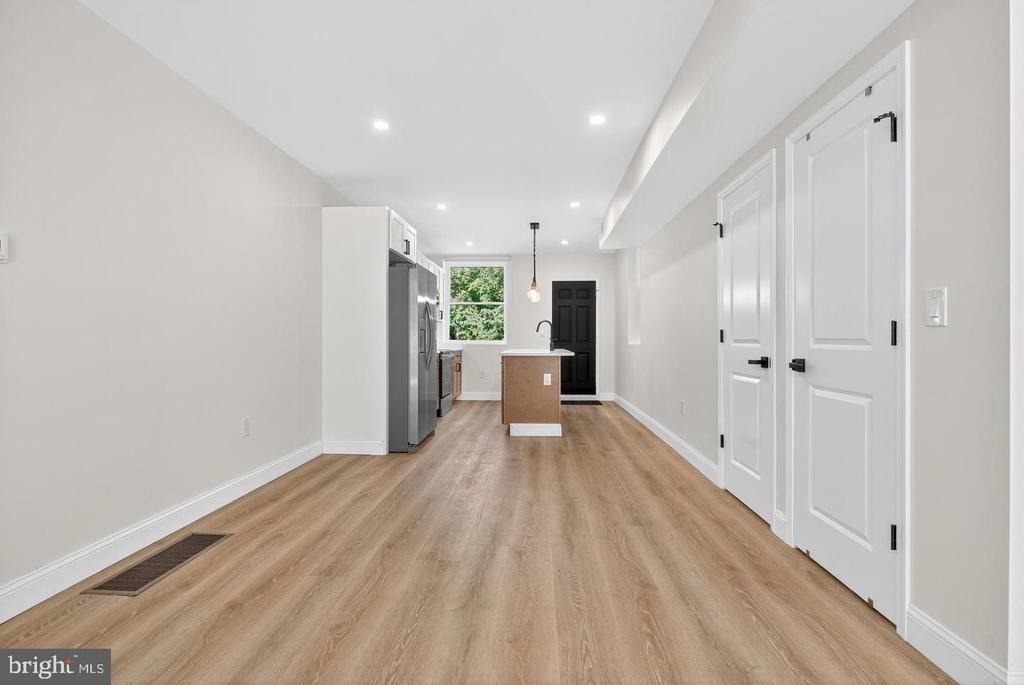 5925 Woodcrest Avenue - Photo 6