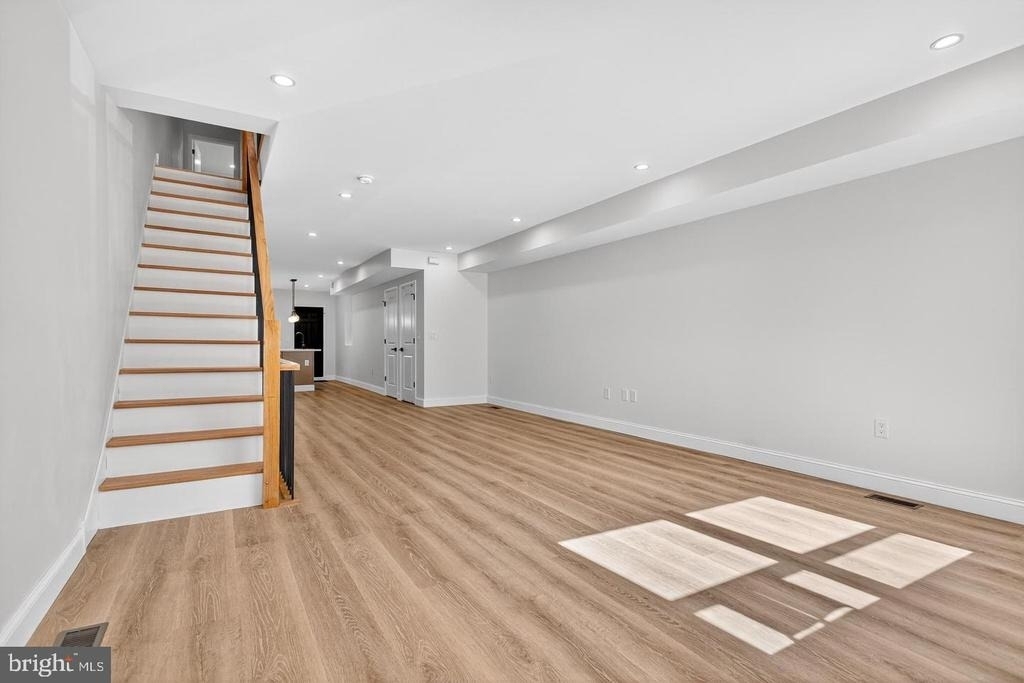 5925 Woodcrest Avenue - Photo 3