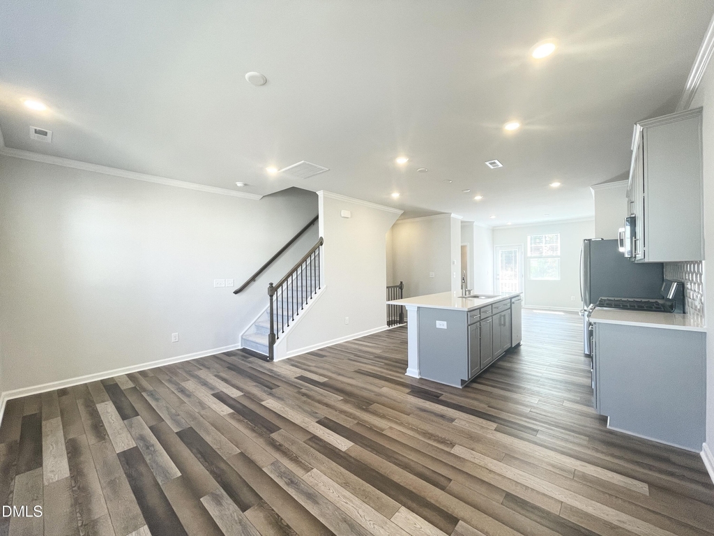 417 Carolina Springs Boulevard - Photo 8