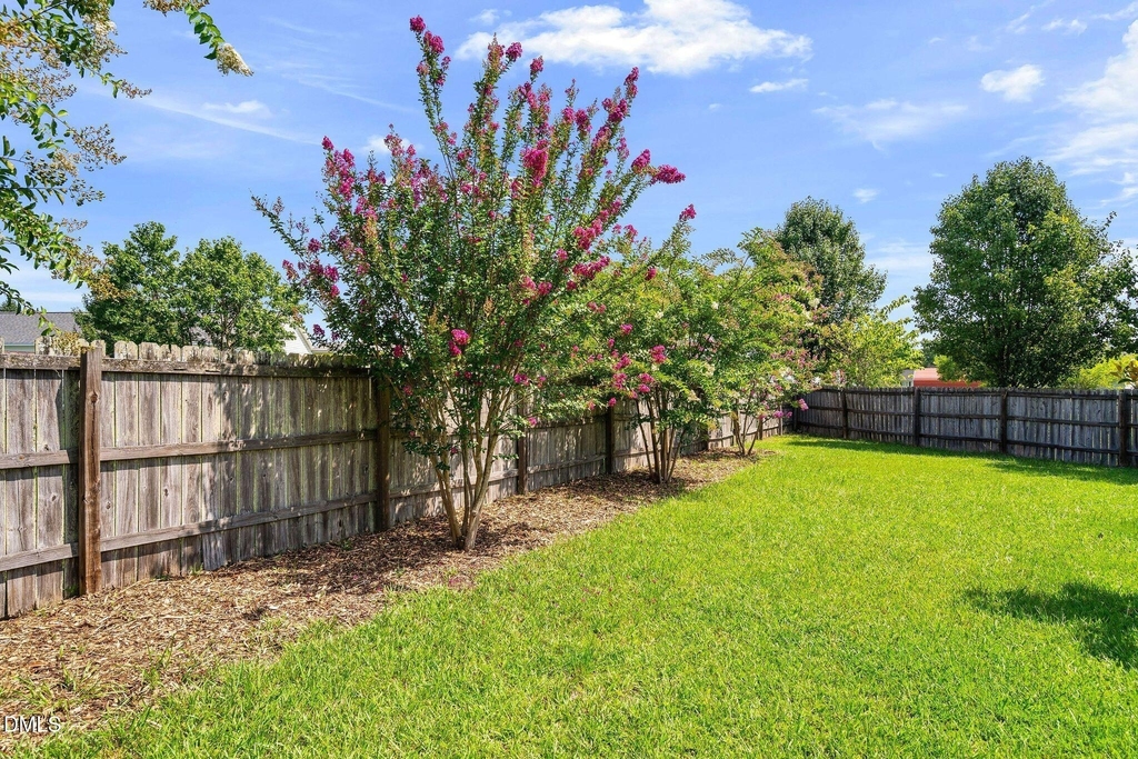 211 Courtland Drive - Photo 30