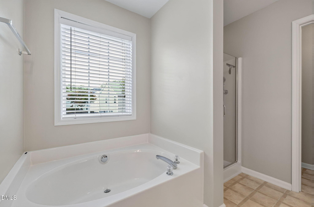 4 Alexis Court - Photo 25